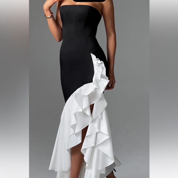Elegant Strapless Black and White Maxi Dress - Picture 2 of 2